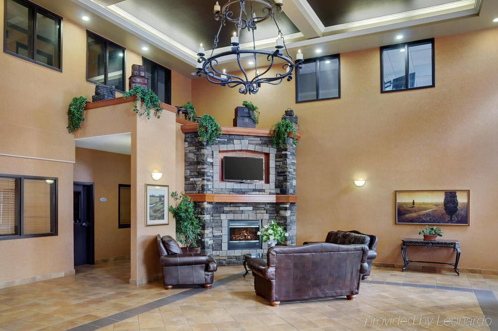 Pomeroy Inn And Suites Chetwynd Exteriér fotografie